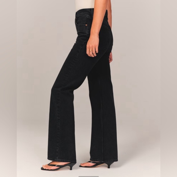 A&F high-rise 90s relaxed jeans, black size 26 - Picture 3 of 5